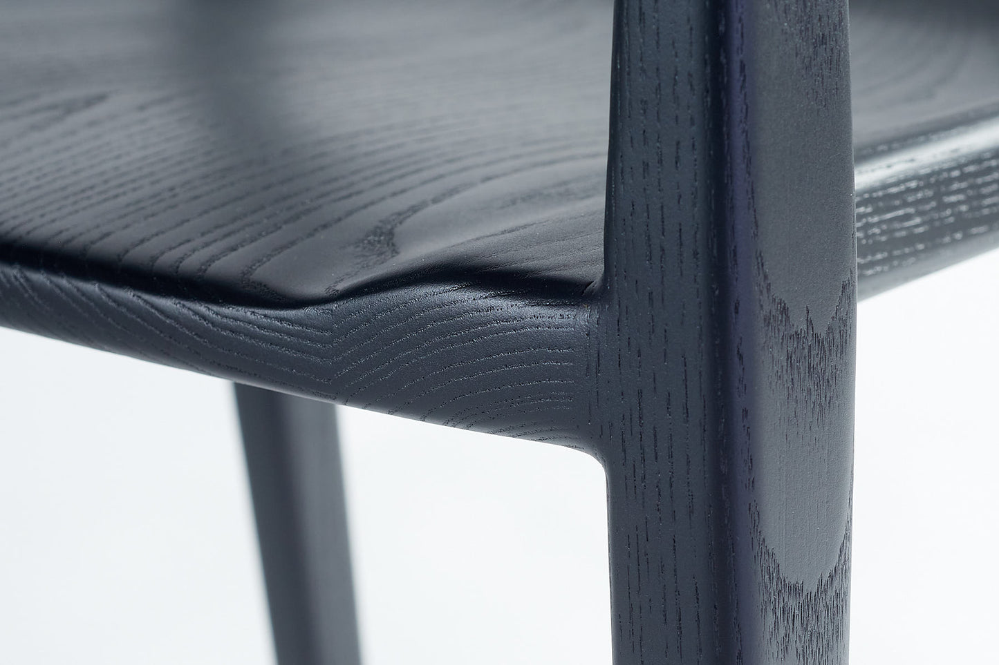 Kompson Armchair- Front right leg detail